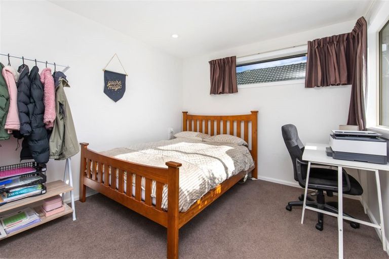 Photo of property in 40 Farquhars Road, Redwood, Christchurch, 8051