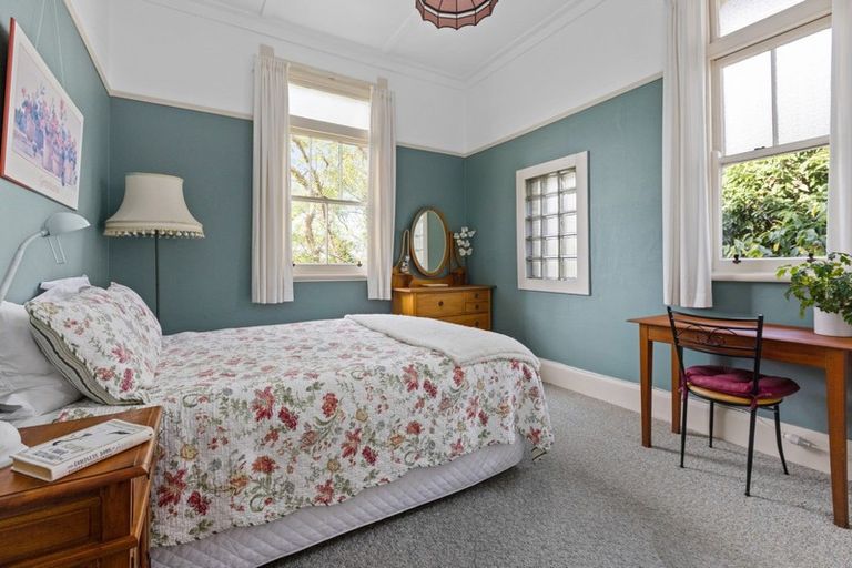 Photo of property in 11 Finnis Lane, Hospital Hill, Napier, 4110