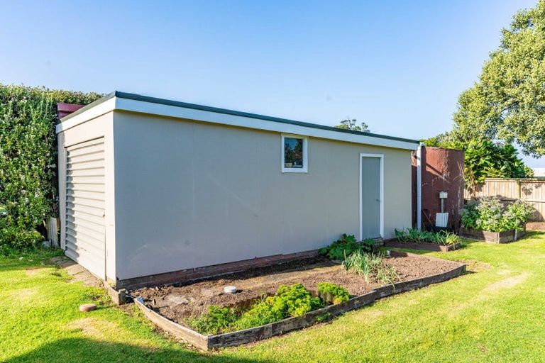 Photo of property in 14 Kelly Street, Baylys Beach, Dargaville, 0377