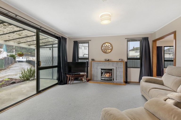 Photo of property in 142a Molesworth Street, Taita, Lower Hutt, 5011