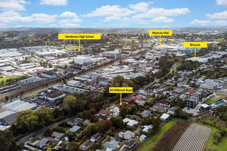 Photo of property in 18 Millbrook Road, Henderson, Auckland, 0612