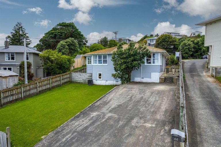 Photo of property in 44 Downes Street, Titahi Bay, Porirua, 5022