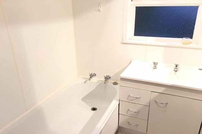 Photo of property in 2/99 Archers Road, Hillcrest, Auckland, 0629