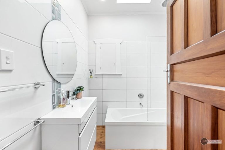 Photo of property in 4 West Grove, Alicetown, Lower Hutt, 5010