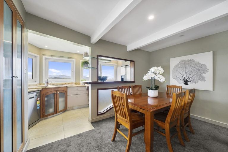 Photo of property in 51 Harbour View Road, Northland, Wellington, 6012