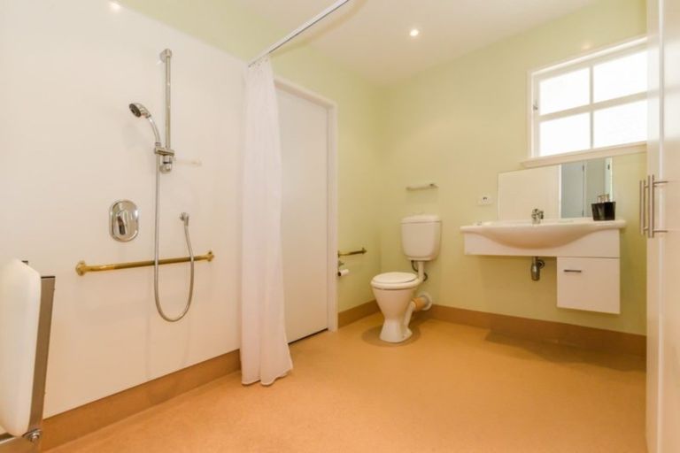 Photo of property in 11 Rawene Street, Waikanae, 5036
