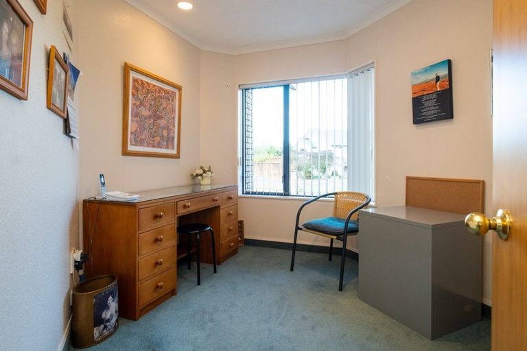 Photo of property in 14 Belgrave Place, Taradale, Napier, 4112