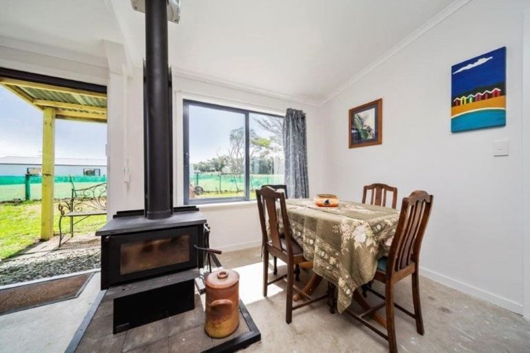 Photo of property in 59 Gisborne Terrace, Opunake, 4616