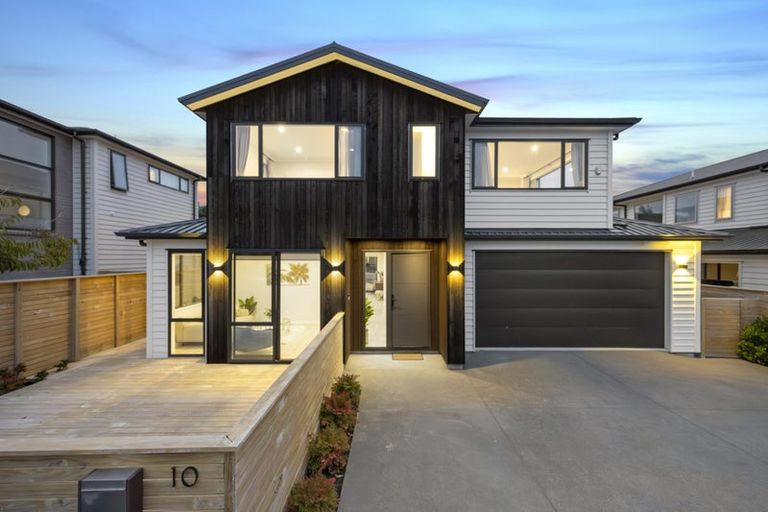 Photo of property in 10 Kina Place, Long Bay, Auckland, 0630