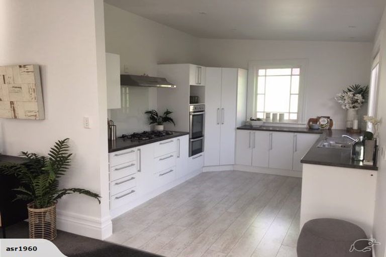 Photo of property in 34 Sentinel Road, Herne Bay, Auckland, 1011