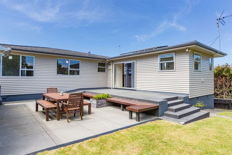 Photo of property in 116 Kahu Road, Paremata, Porirua, 5024