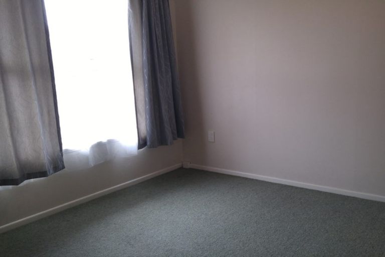 Photo of property in 1/5 Sudan Avenue, Milford, Auckland, 0620
