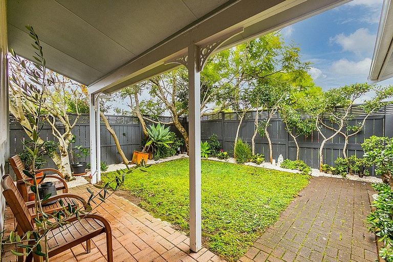 Photo of property in 47 Moa Road, Point Chevalier, Auckland, 1022