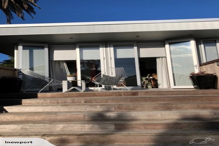 Photo of property in 2a Kiwi Esplanade, Mangere Bridge, Auckland, 2022