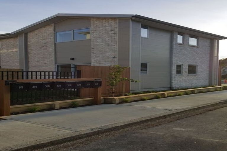 Photo of property in 2/11 Cressy Street, Waterloo, Lower Hutt, 5011