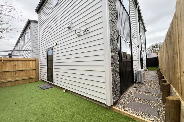 Photo of property in 8e Woburn Street, Mangere East, Auckland, 2024