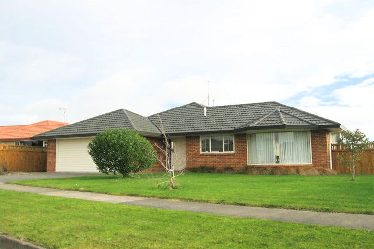 Photo of property in 5 Sycamore Crescent, Fitzherbert, Palmerston North, 4410