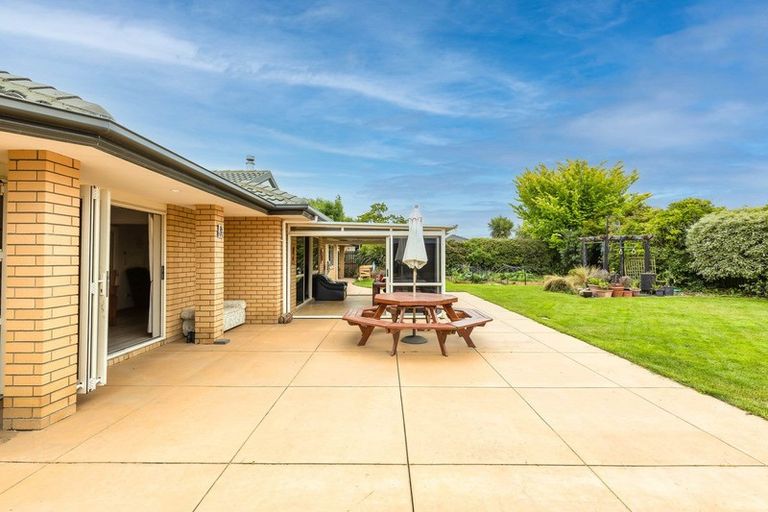 Photo of property in 14 Calvandra Grove, Rangiora, 7400