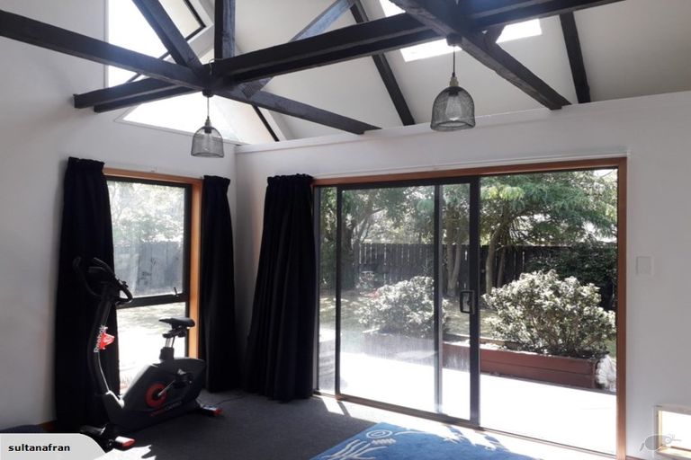 Photo of property in 5a Seneca Place, Burwood, Christchurch, 8083