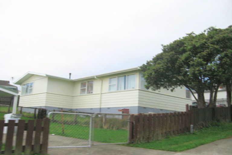 Photo of property in 25 Tobago Crescent, Grenada North, Wellington, 5028