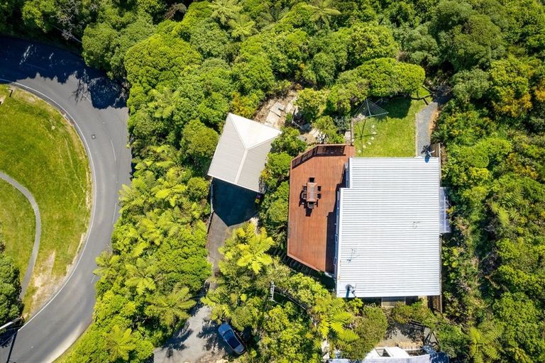 Photo of property in 40 Akatea Road, Korokoro, Lower Hutt, 5012