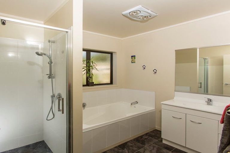 Photo of property in 11 Taiko Street, Horahora, Whangarei, 0110