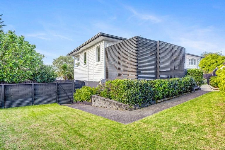 Photo of property in 1/73 Verbena Road, Birkdale, Auckland, 0626