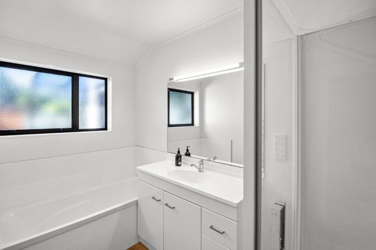 Photo of property in 4/476 Devon Street East, Strandon, New Plymouth, 4312