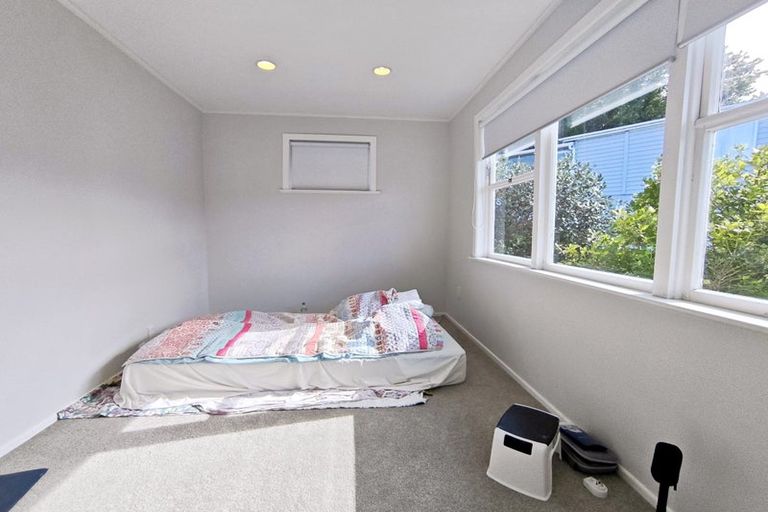 Photo of property in 20 Pupuke Road, Hillcrest, Auckland, 0627