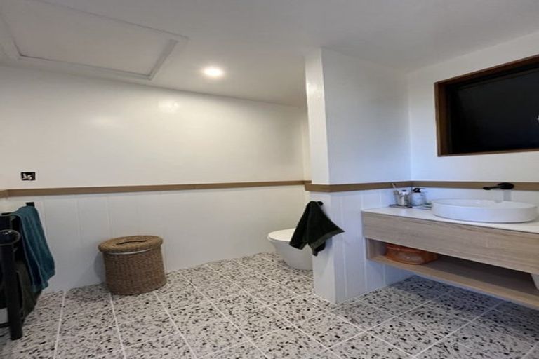 Photo of property in 16 Moana Road, Plimmerton, Porirua, 5026