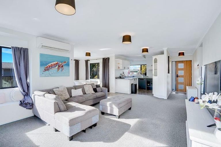Photo of property in 27 Penney Green, Nawton, Hamilton, 3200