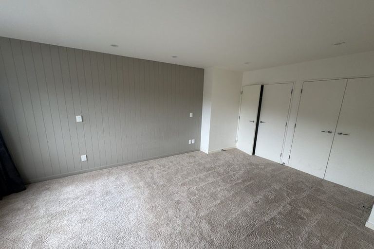 Photo of property in 22 Tiketike Way, Brooklyn, Wellington, 6021