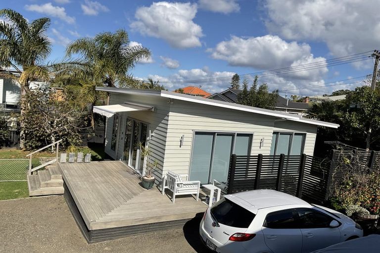 Photo of property in 15 Old Lake Road, Narrow Neck, Auckland, 0624