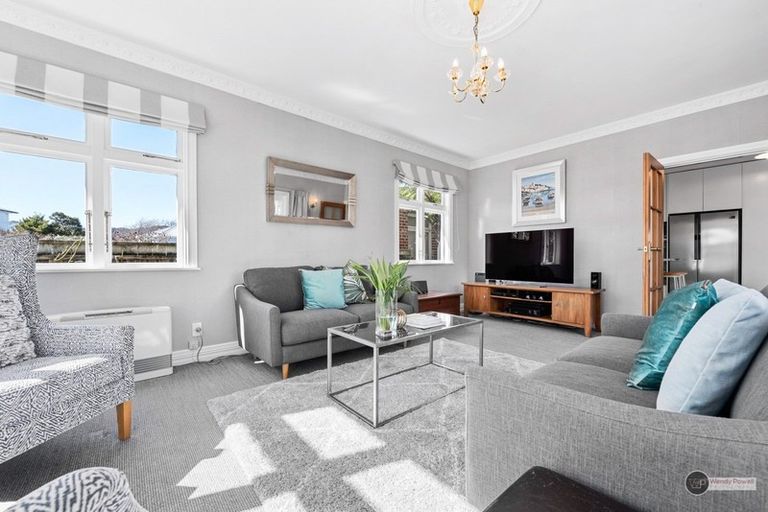 Photo of property in 37 Totara Crescent, Woburn, Lower Hutt, 5010