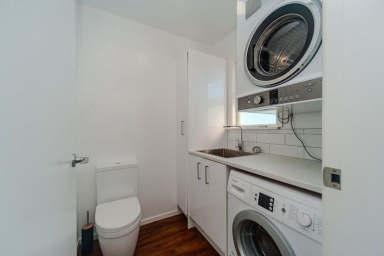 Photo of property in 35 Oswald Crescent, Paparangi, Wellington, 6037