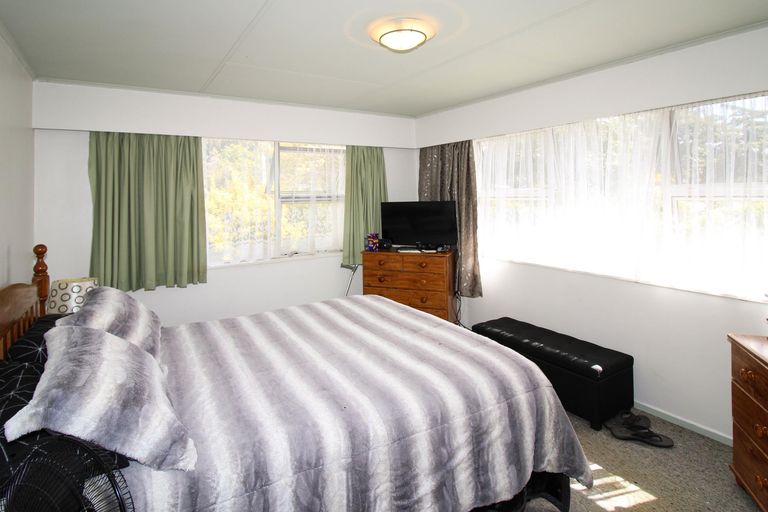 Photo of property in 78 Victoria Street, Carterton, 5713