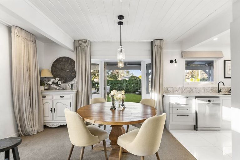 Photo of property in 52a Hatton Road, Orewa, 0931