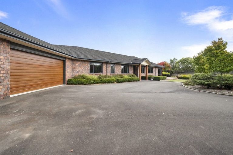Photo of property in 35 Stonebrook Lane, Kelvin Grove, Palmerston North, 4470