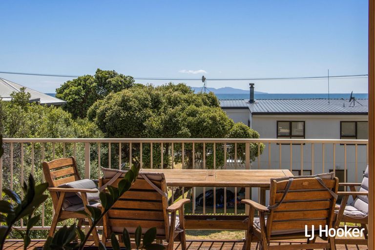 Photo of property in 281 Seaforth Road, Waihi Beach, 3611