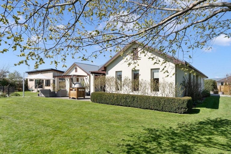 Photo of property in 36 Grey Street, Martinborough, 5711