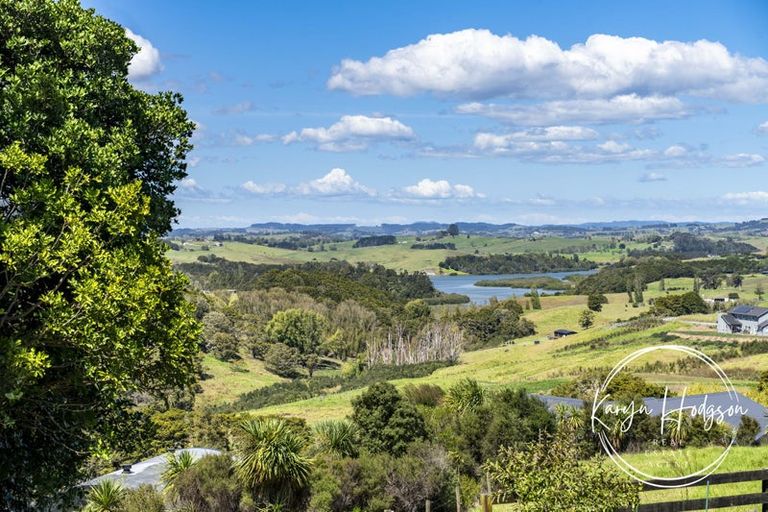 Photo of property in 26 Whaka Street, Maungaturoto, 0520