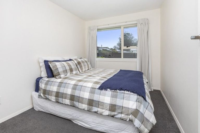 Photo of property in 102 Lowry Avenue, Redwood, Christchurch, 8051