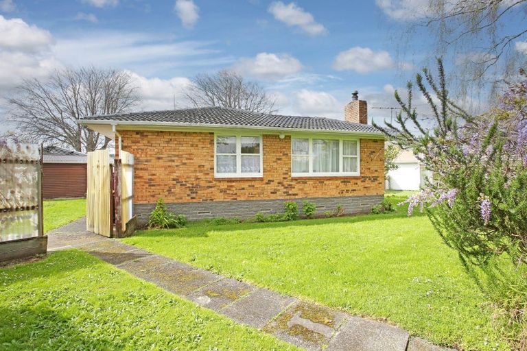 Photo of property in 108 Settlement Road, Papakura, 2110