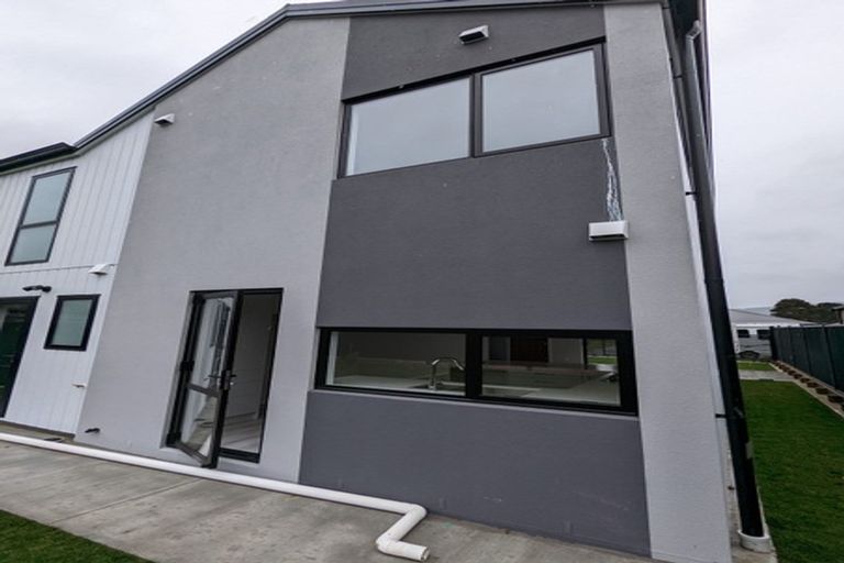 Photo of property in 15 Castletown Street, Wallaceville, Upper Hutt, 5018