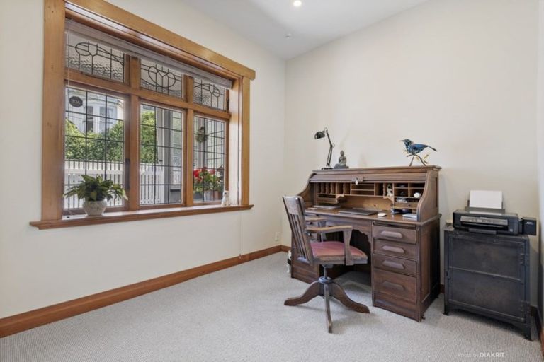 Photo of property in 29 Grant Road, Thorndon, Wellington, 6011