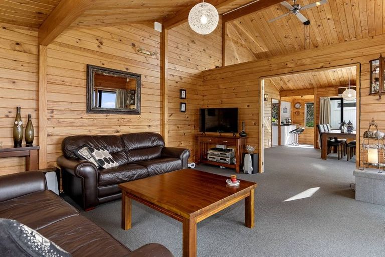 Photo of property in 110 Harbour View Road, Omokoroa, 3114