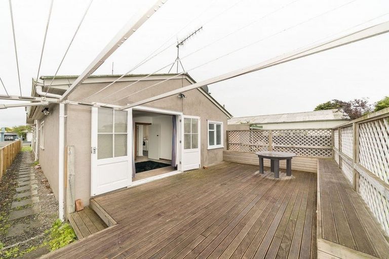 Photo of property in 33 Thomson Street, West End, Palmerston North, 4412