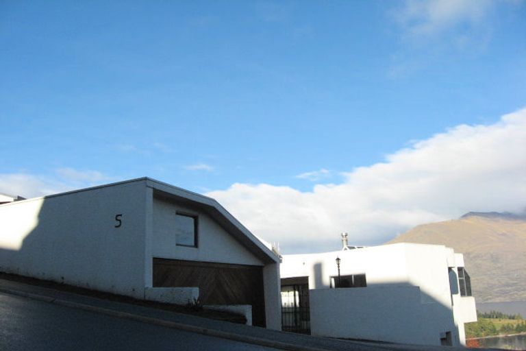 Photo of property in 5 Edinburgh Drive, Queenstown, 9300