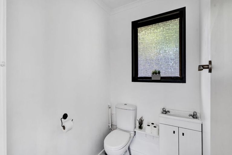 Photo of property in 6c Oswald Place, Stratford, 4332