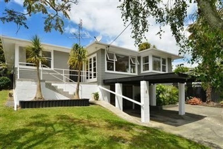 Photo of property in 6 William Souter Street, Forrest Hill, Auckland, 0620